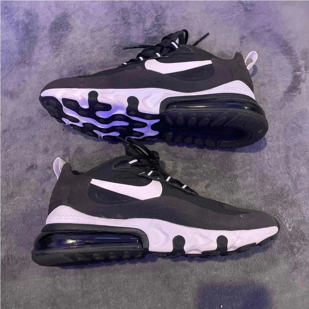 Nike Black & White Air Max 270 - Picture 2 of 6